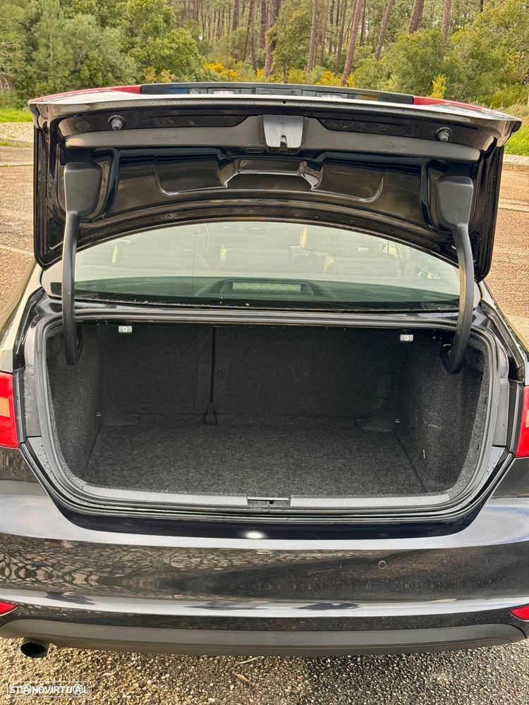 VW Jetta 1.6 TDi Highline DSG - 5