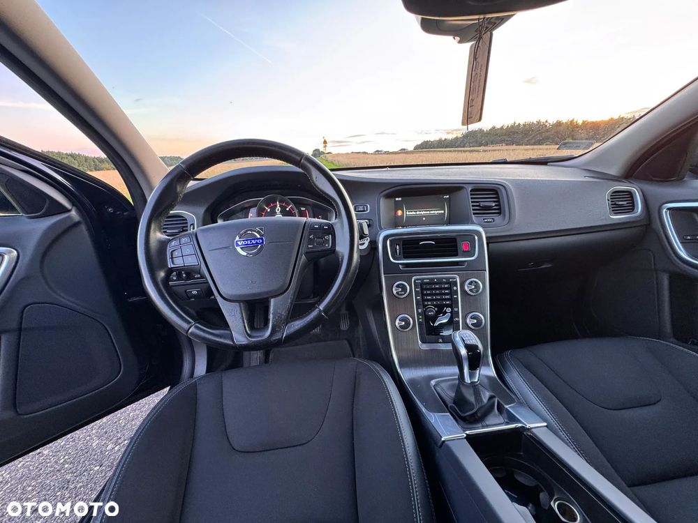 Volvo S60 D4 Drive-E Momentum - 10