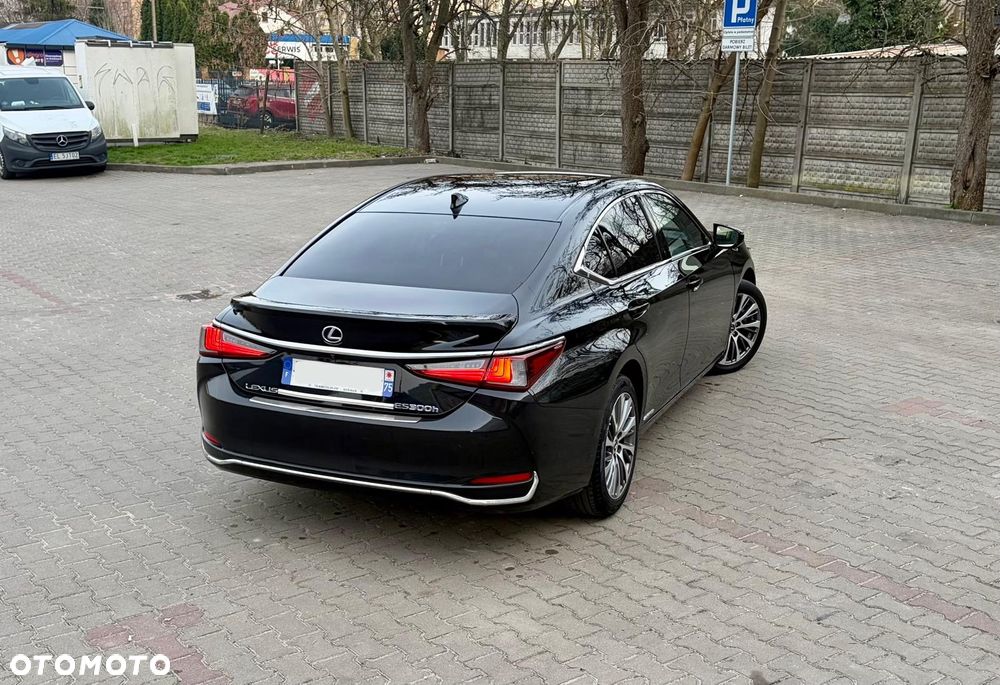 Lexus ES 300h Prestige - 8