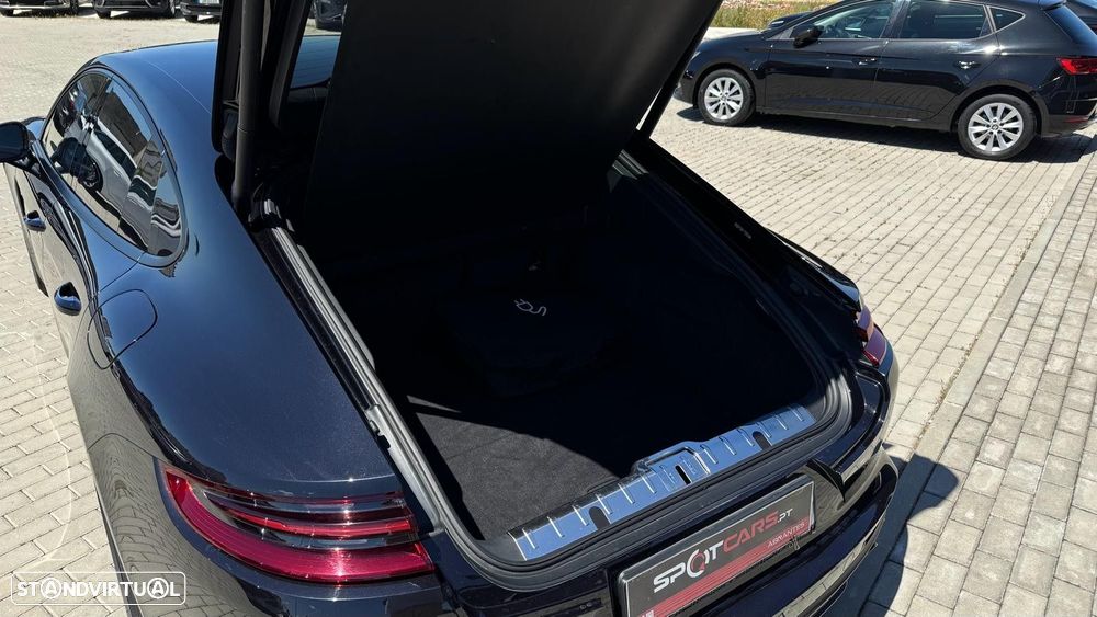 Porsche Panamera 4 E-Hybrid - 4
