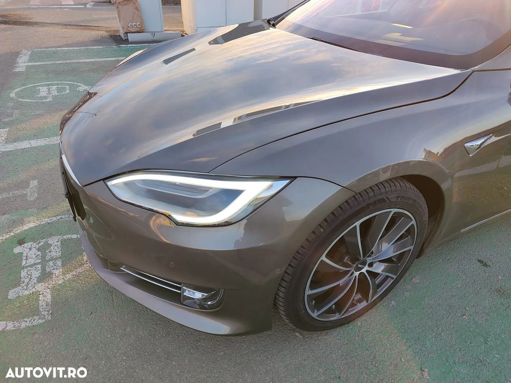 Tesla Model S 75 - 13