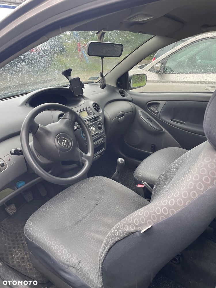 Toyota Yaris 1.0 Base - 5