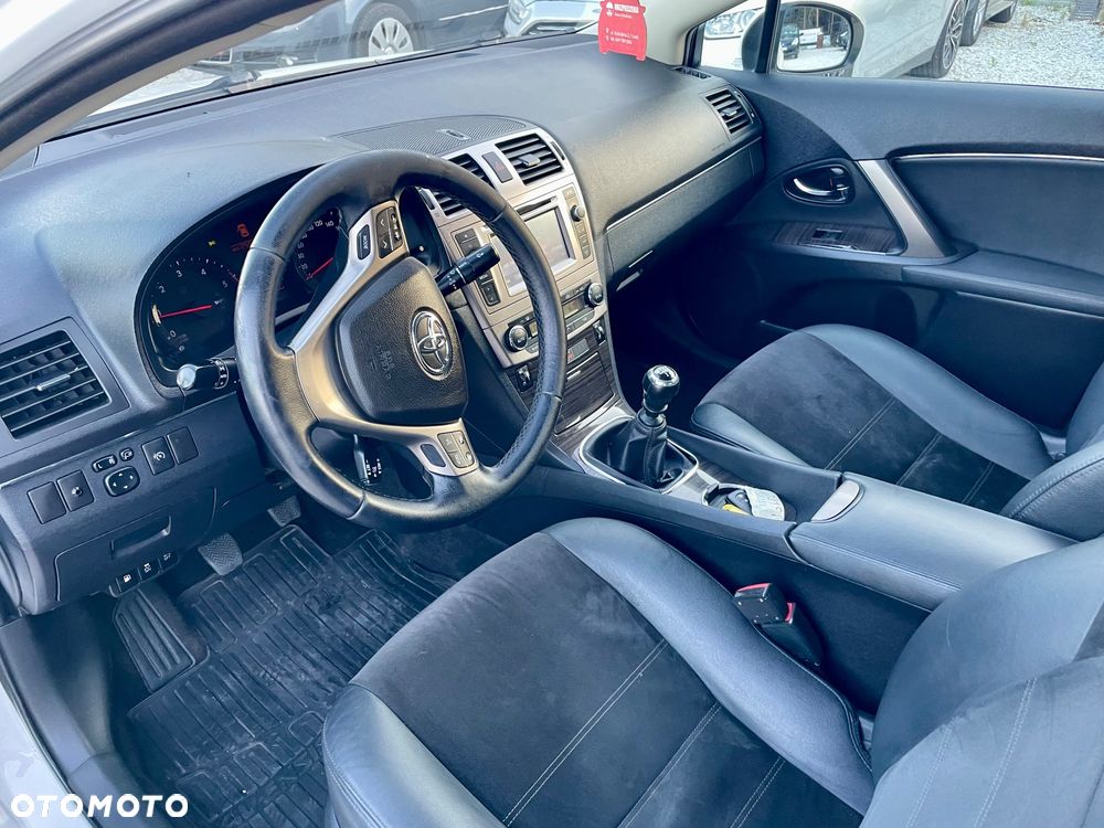 Toyota Avensis 2.0 D-4D Premium - 4