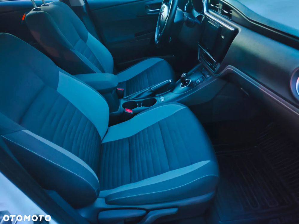 Toyota Auris Hybrid 135 Premium - 20