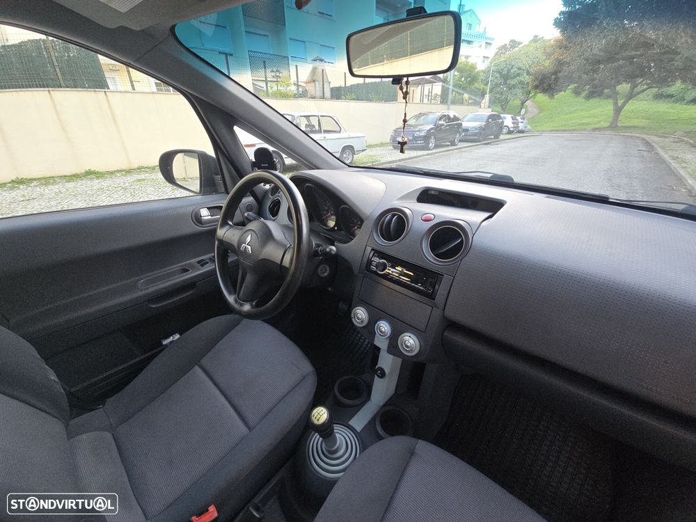 Mitsubishi Colt 1.1 Invite - 19