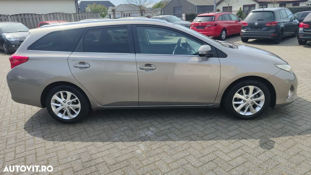 Toyota Auris 1.4 D-4D - 4