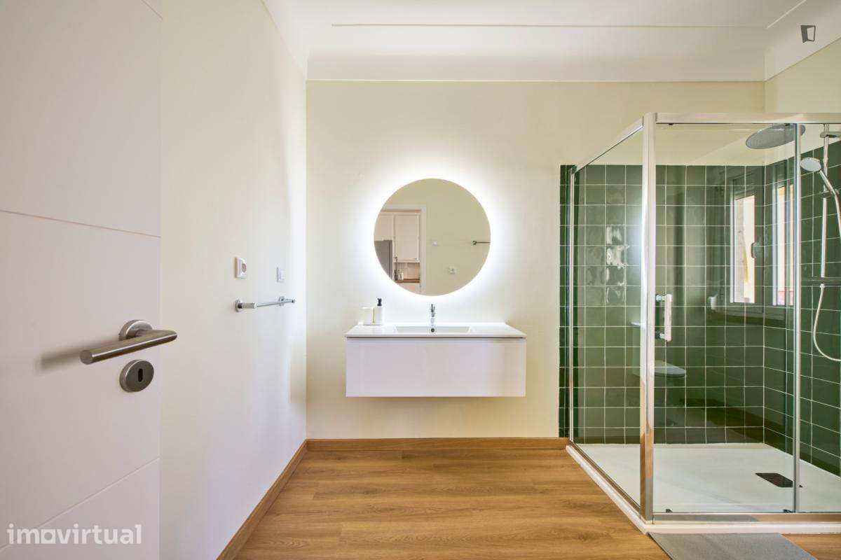 Quarto - localizado em Arroios Lisbon - Grande imagem: 4/24