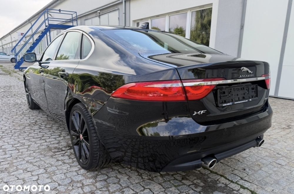 Jaguar XF - 4