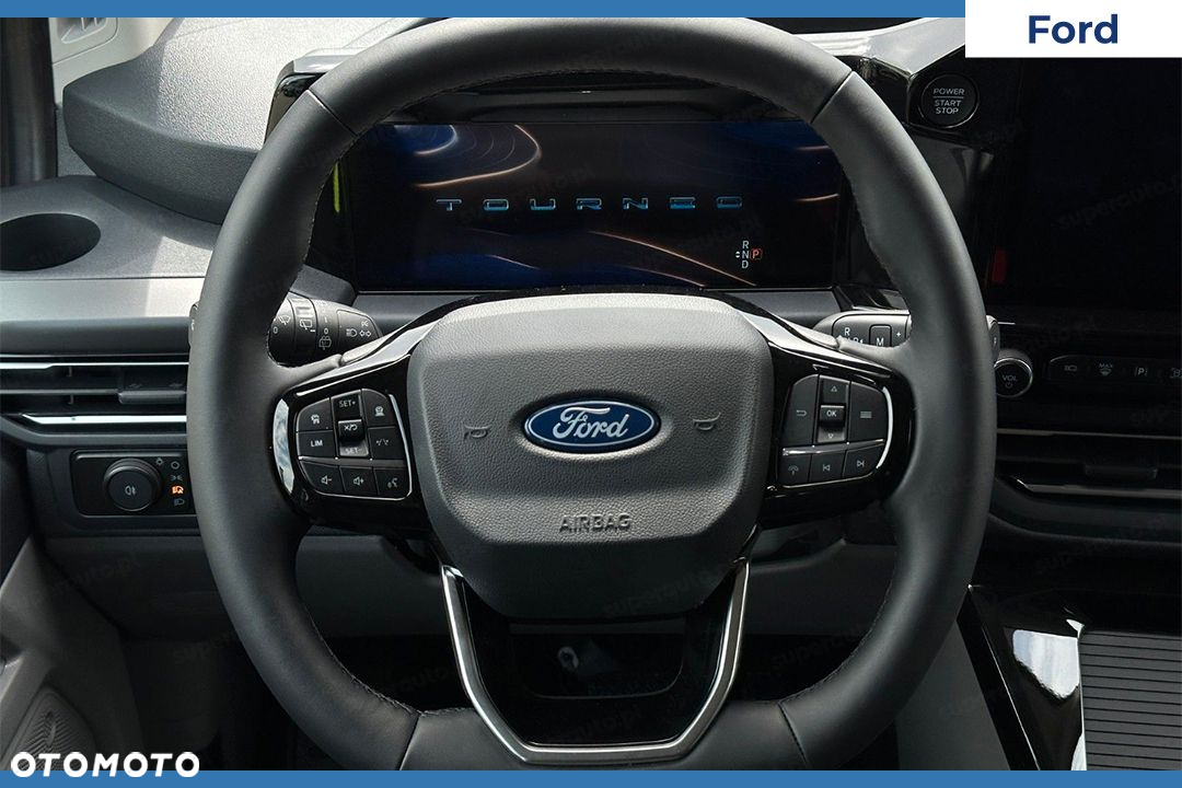 Ford Tourneo Custom - 9