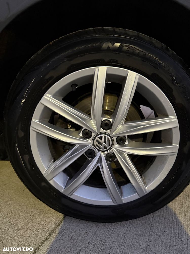 Volkswagen Golf 2.0 TDI (BlueMotion Technology) Comfortline - 23