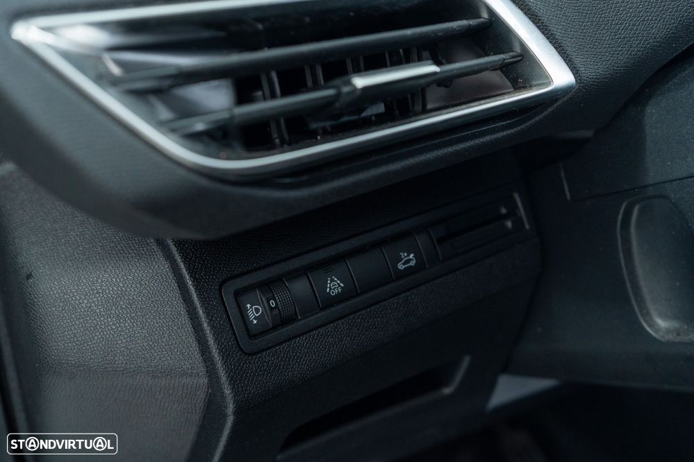 Peugeot 5008 1.2 PureTech Allure EAT8 - 21