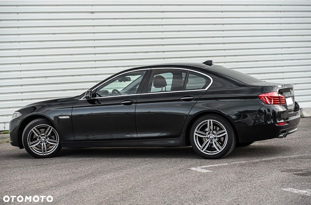 BMW Seria 5 520d xDrive - 13