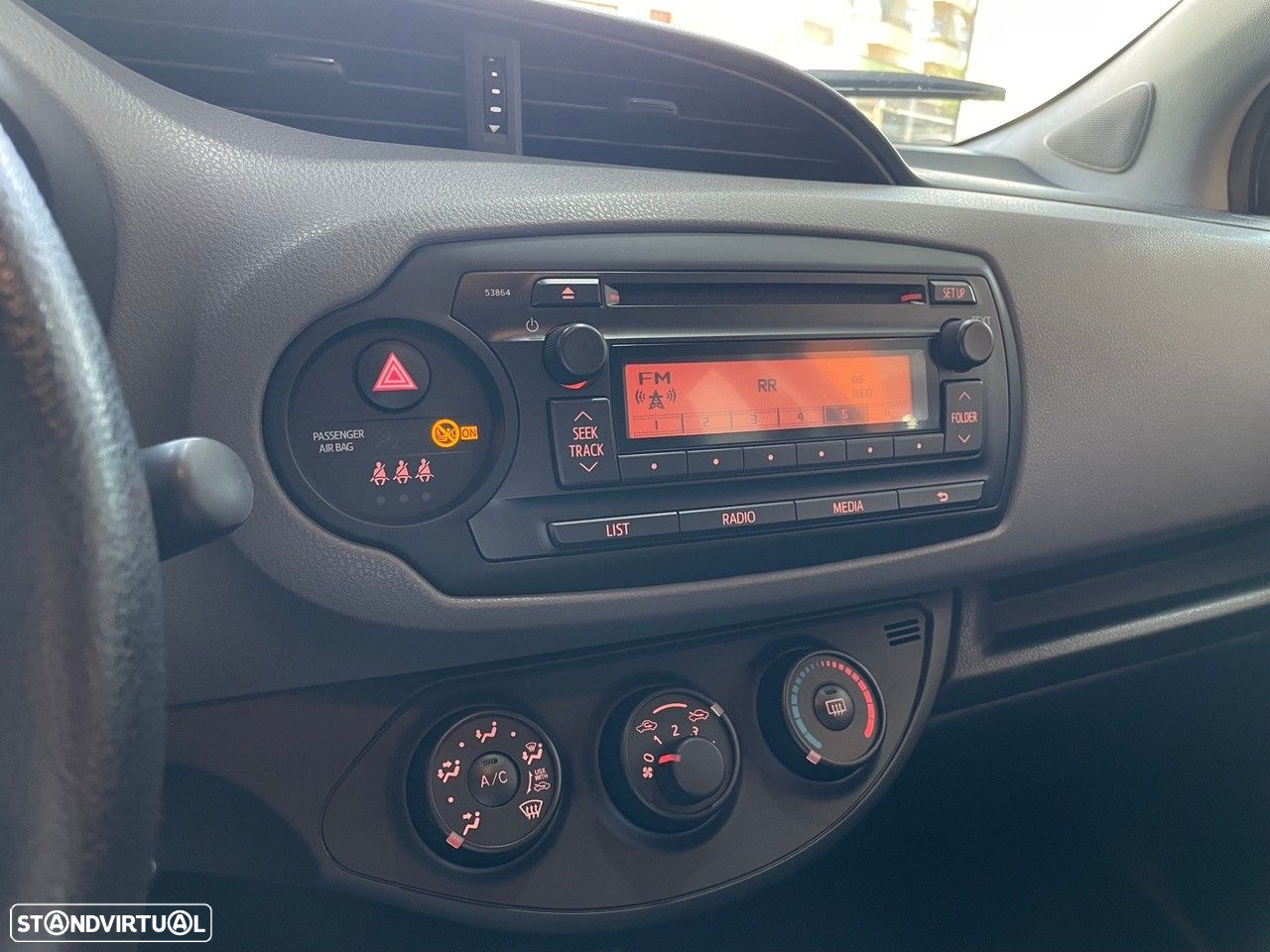 Toyota Yaris 1.4 D-4D ACtive - 19