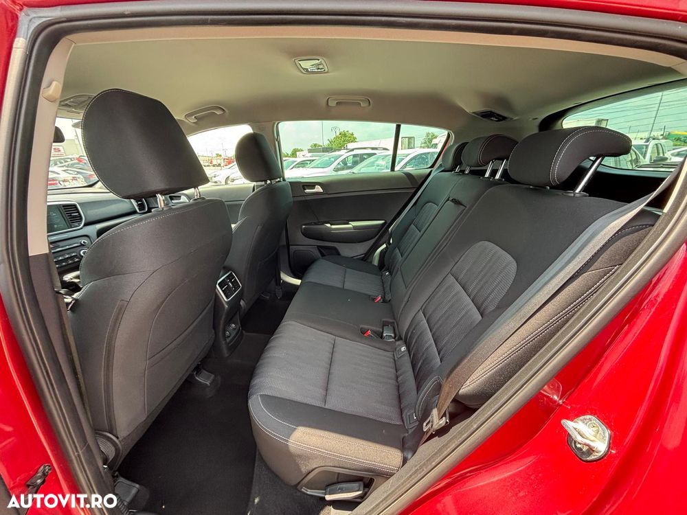 Kia Sportage 1.6 DSL MHEV 7DCT HP 4x2 Style - 6