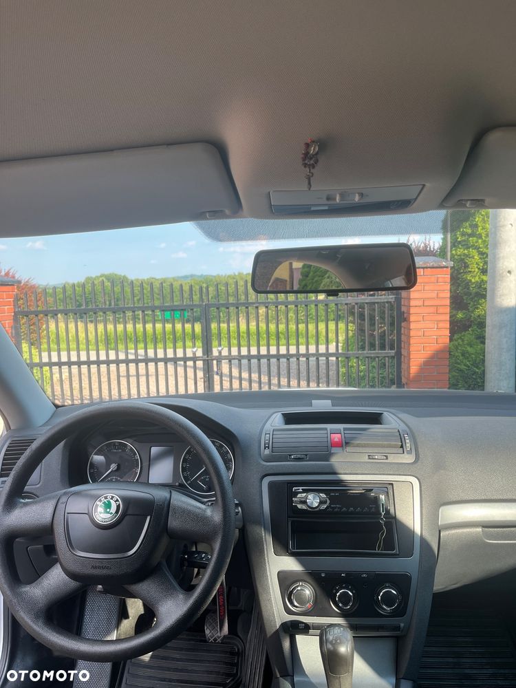 Skoda Octavia 1.6 Tour - 9