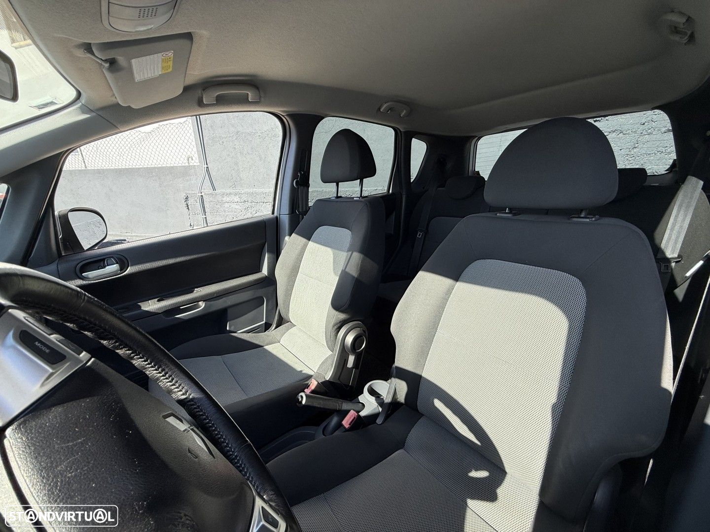 Mitsubishi Colt 1.3 Intense CA - 2