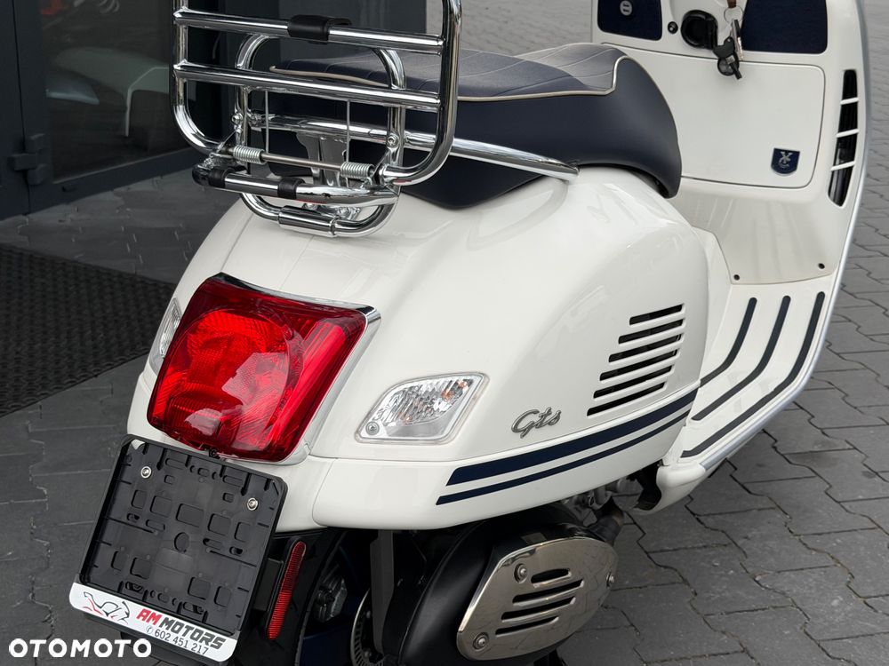 Vespa GTS - 11