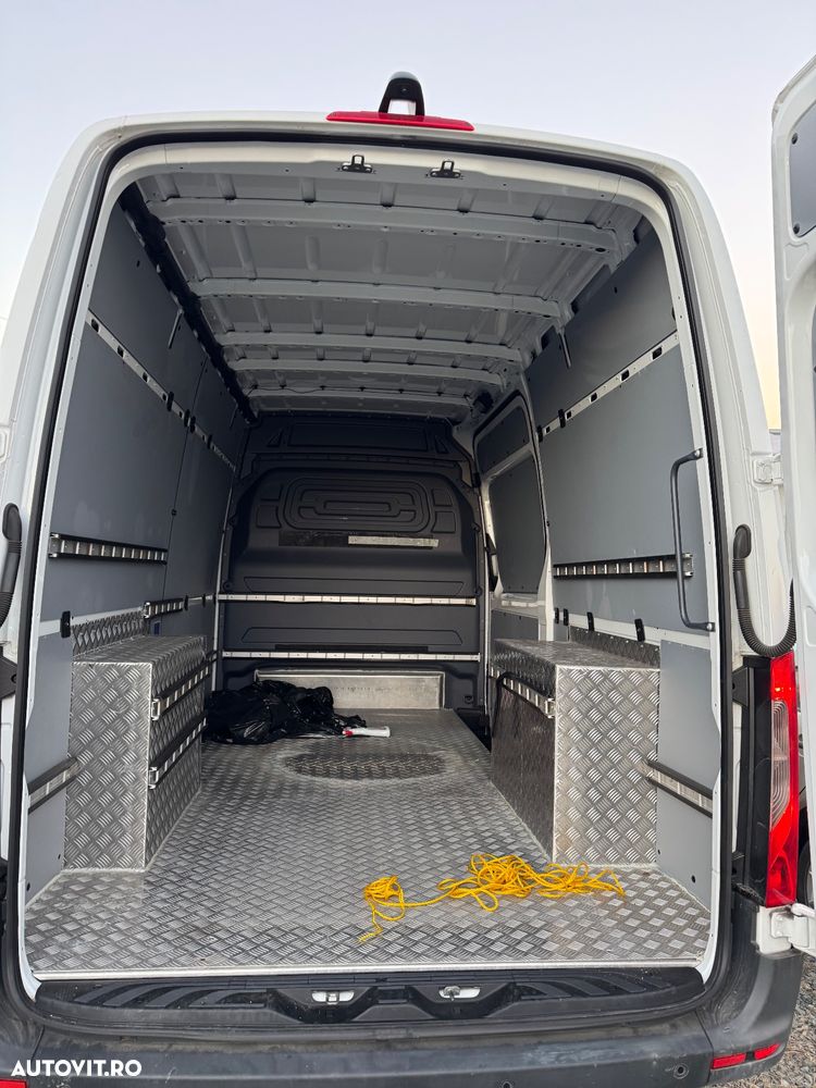 Mercedes-Benz Sprinter - 5