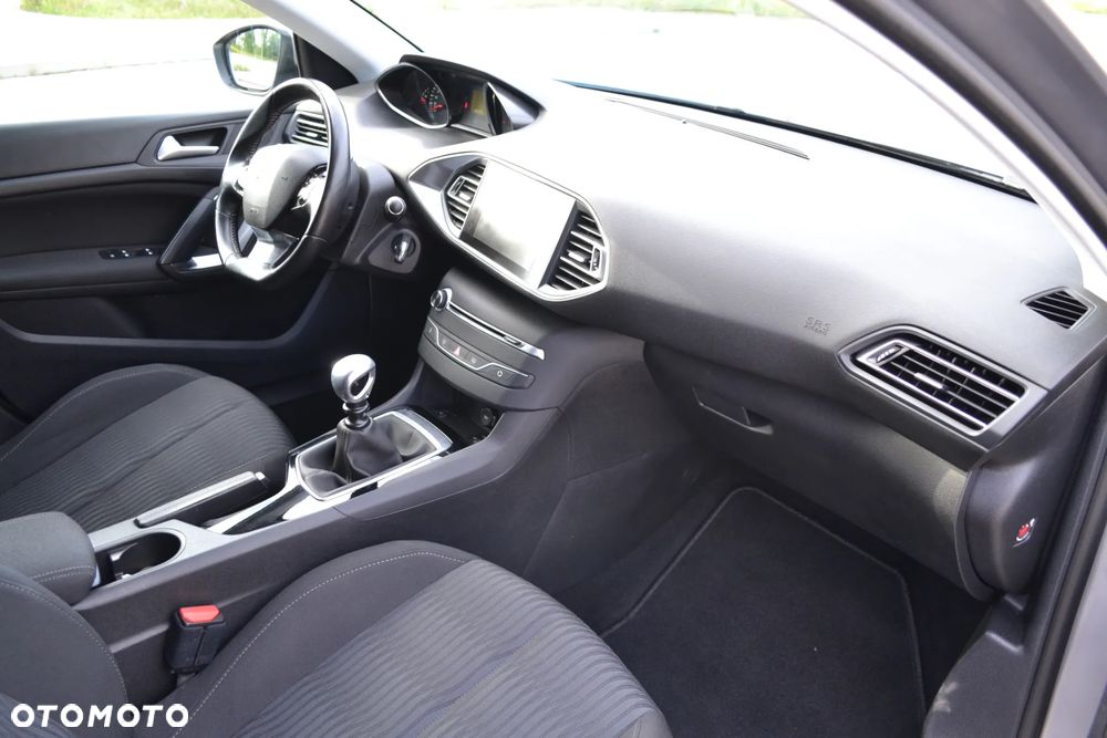 Peugeot 308 - 33
