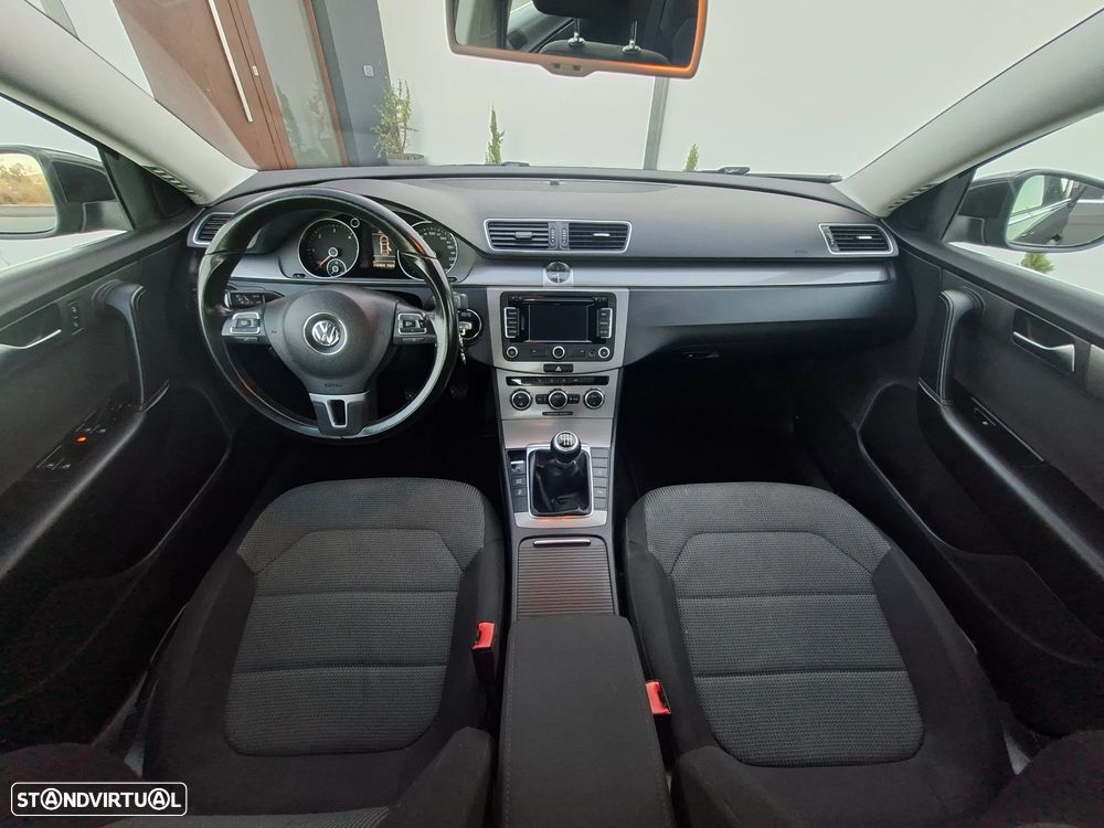 VW Passat 2.0 TDI BlueMotion Exclusive - 18