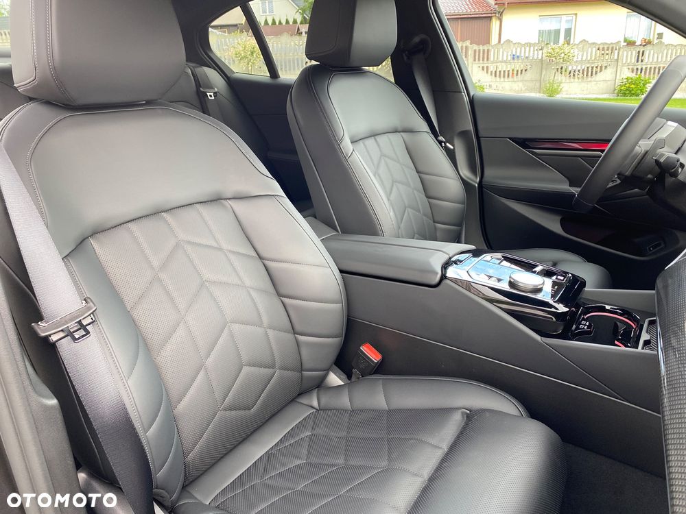 BMW Seria 5 520d xDrive - 22