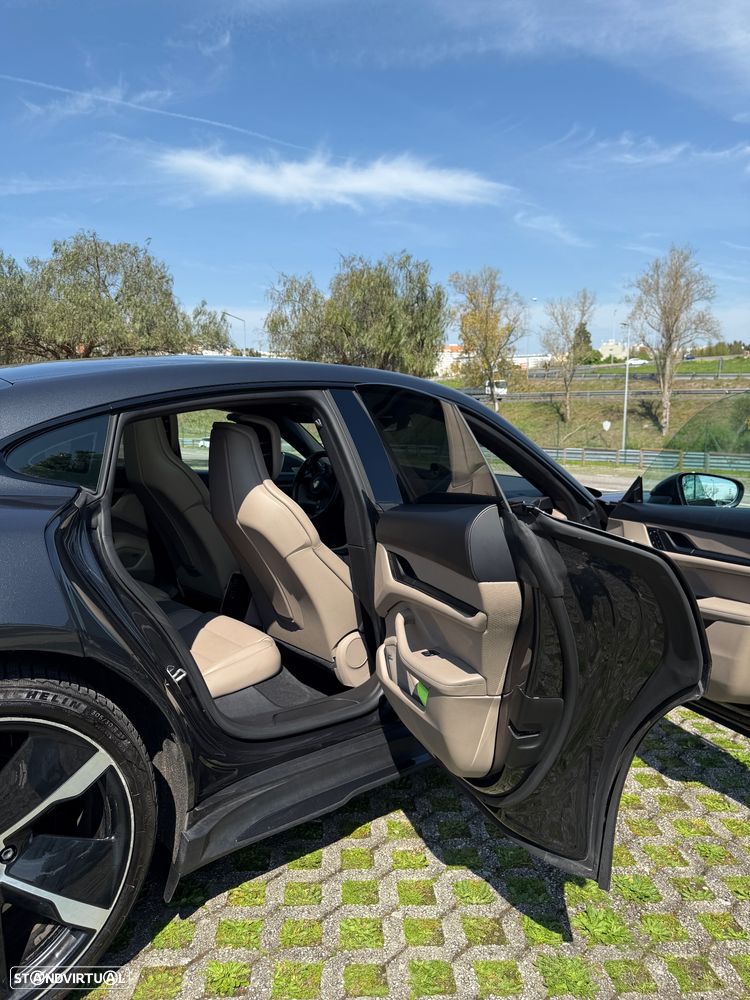 Porsche Taycan Standard - 12