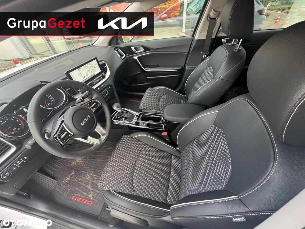 Kia Ceed - 14