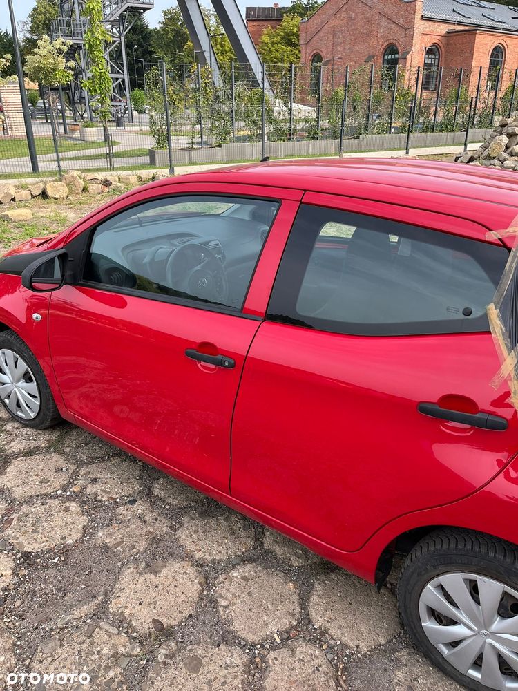 Toyota Aygo x - 25