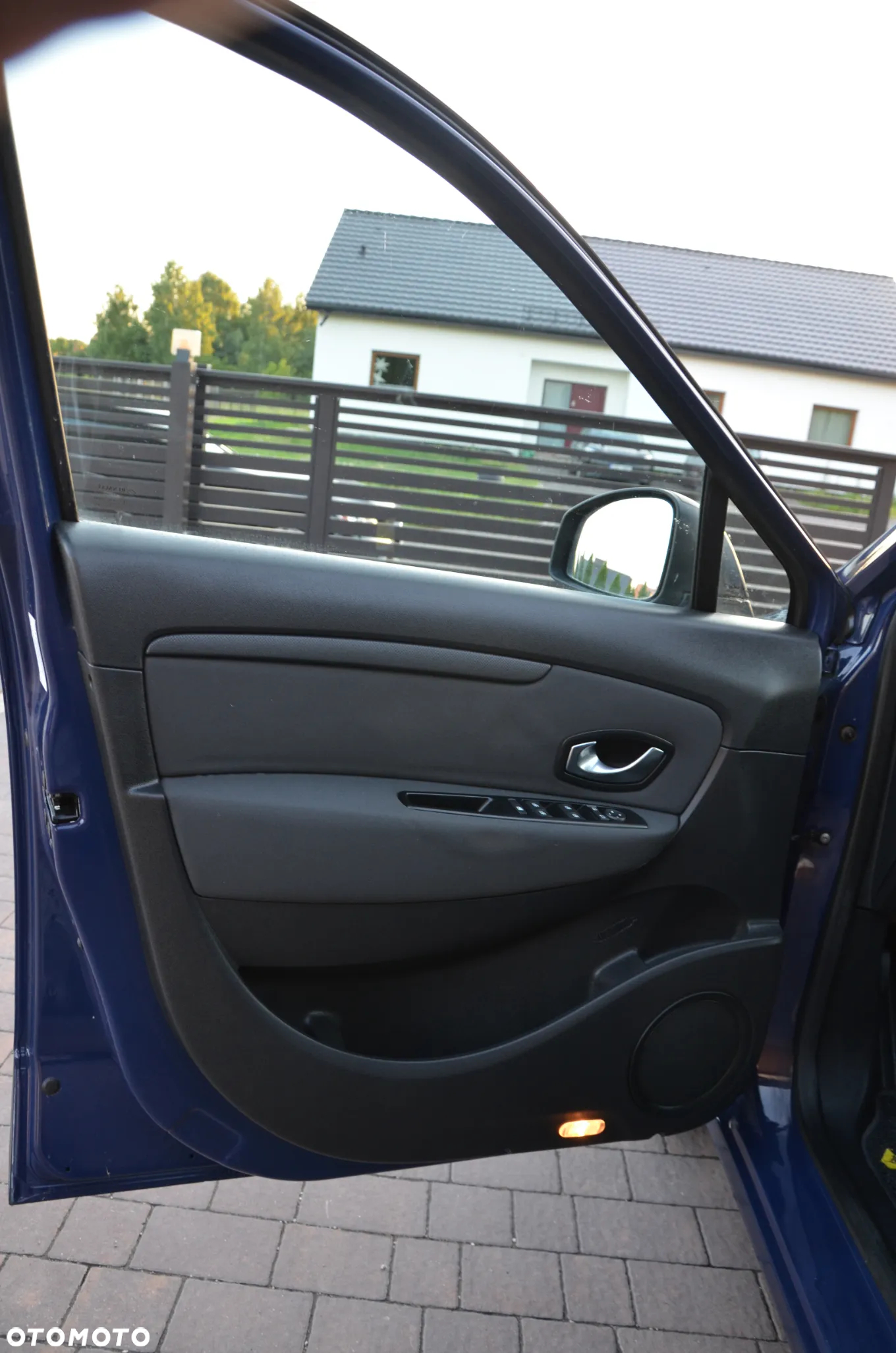 Renault Scenic 1.6 16V 110 Authentique - 10