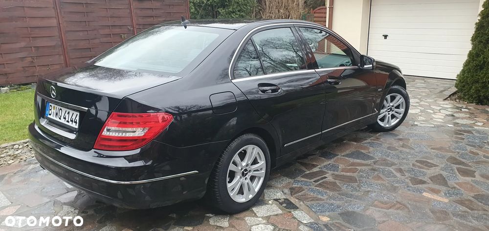 Mercedes-Benz Klasa C 180 CGI Automatik BlueEFFICIENCY Avantgarde - 9