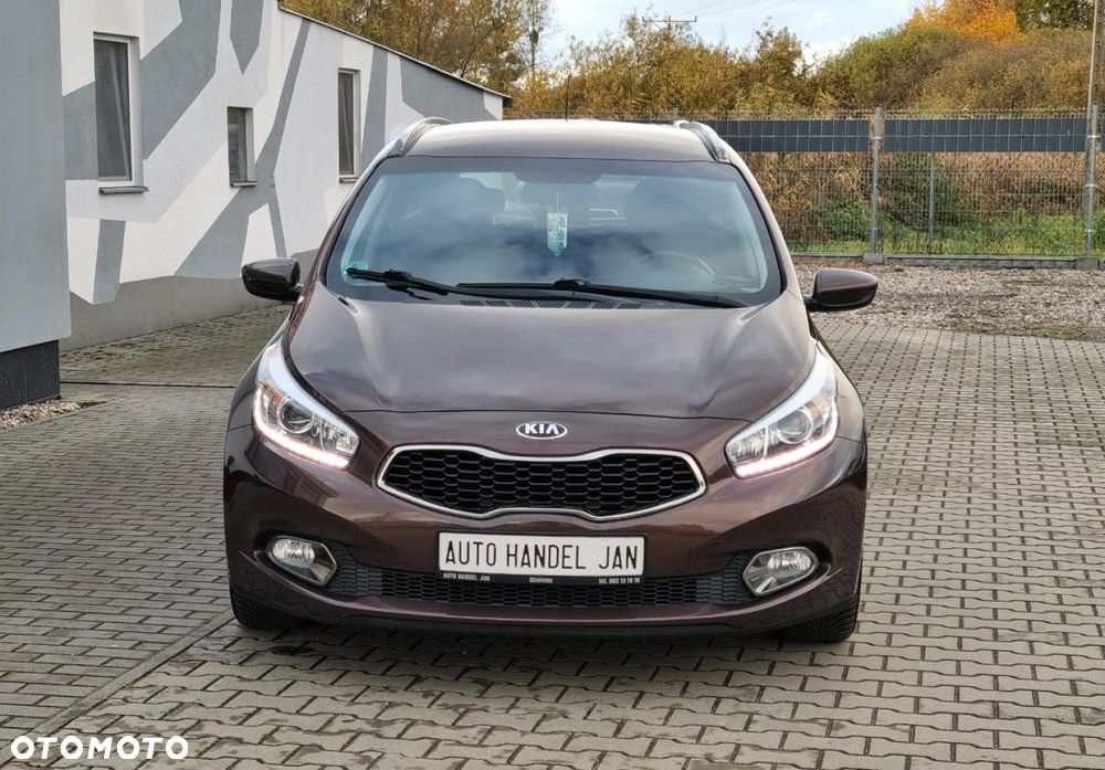 Kia Ceed - 10