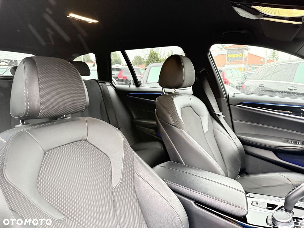 BMW Seria 5 520d Sport Line - 31
