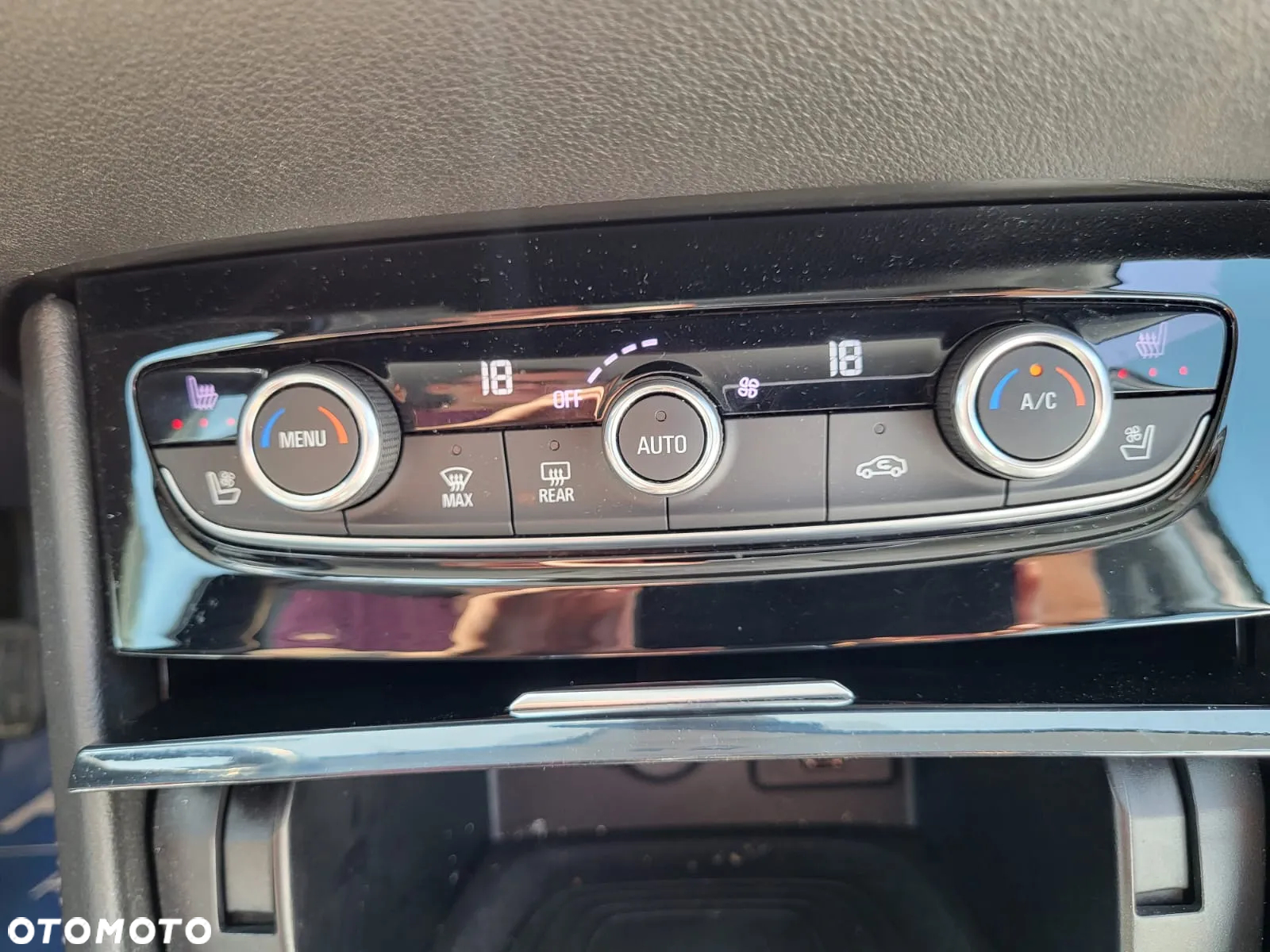Opel Grandland X 1.2 Start/Stop Business Edition - 28