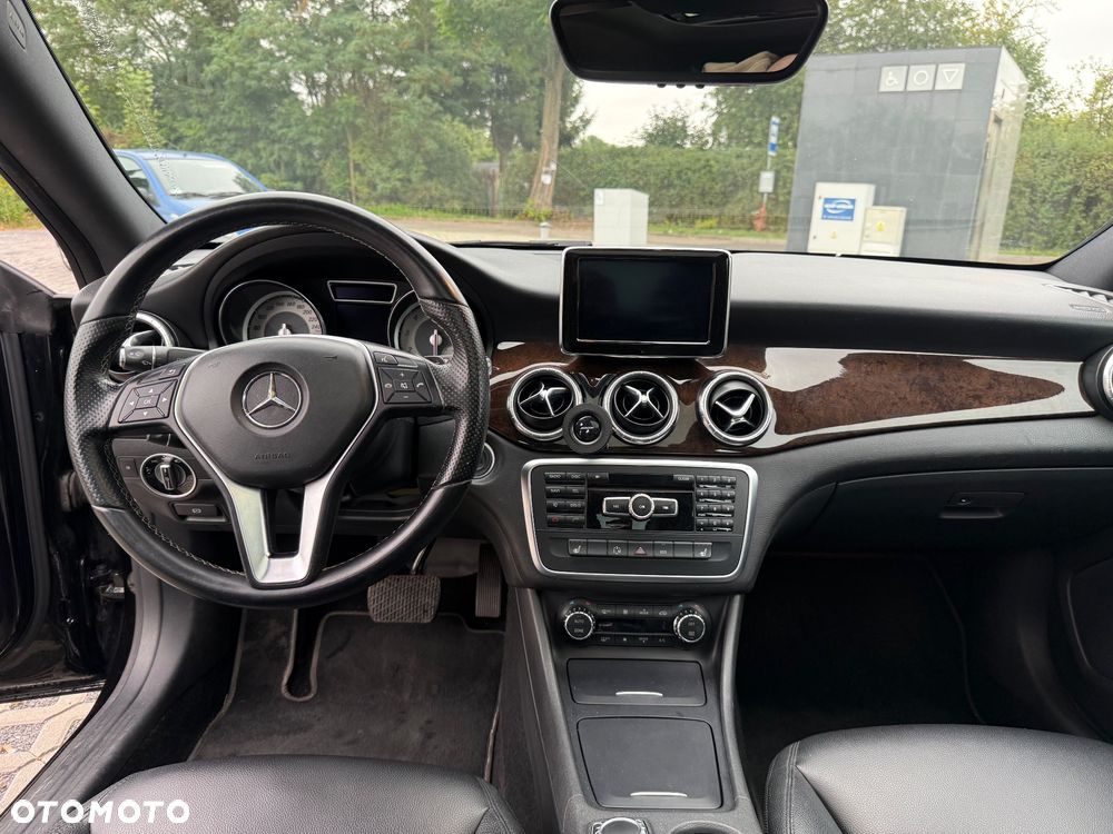 Mercedes-Benz CLA 250 7G-DCT AMG Line - 21
