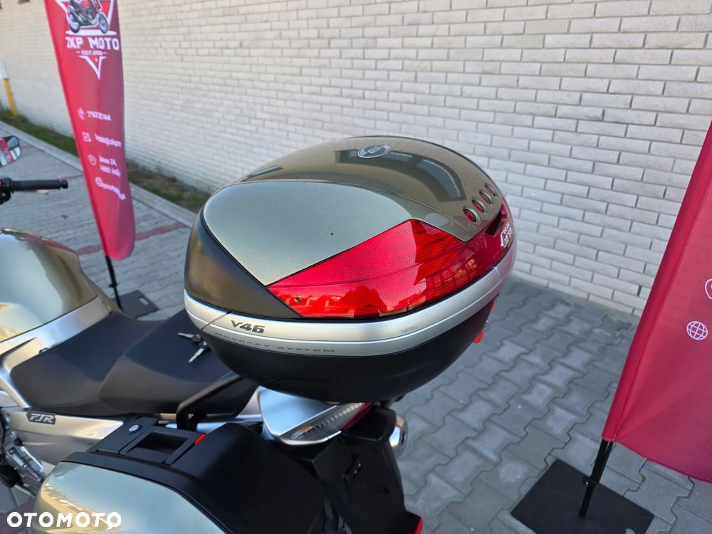 Yamaha FJR - 8