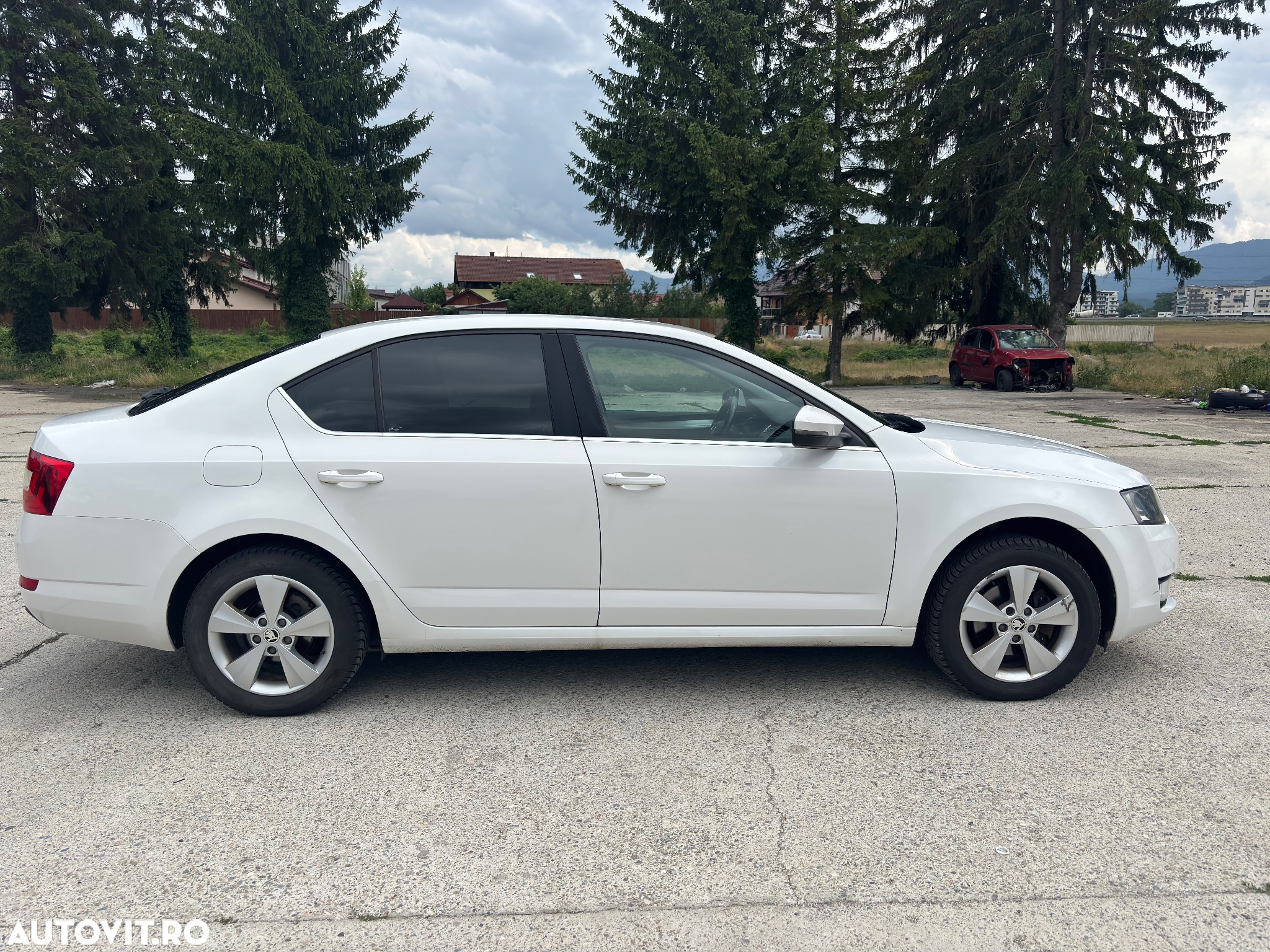 Skoda Octavia 1.6 TDI Ambiente - 4