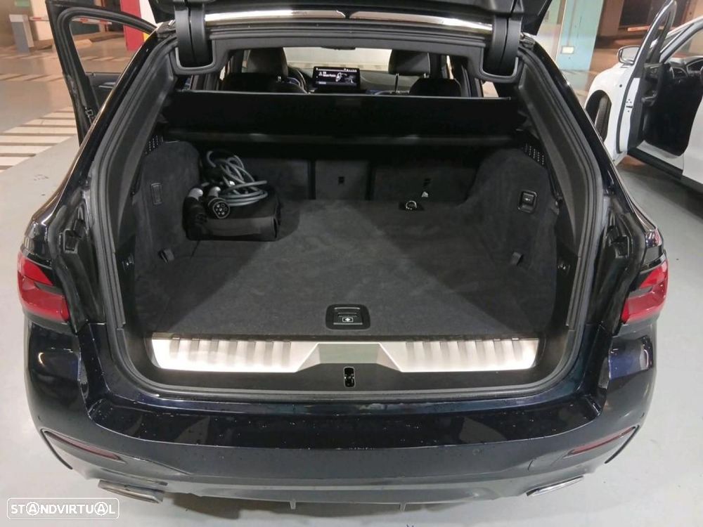 BMW 520 e Pack M - 14