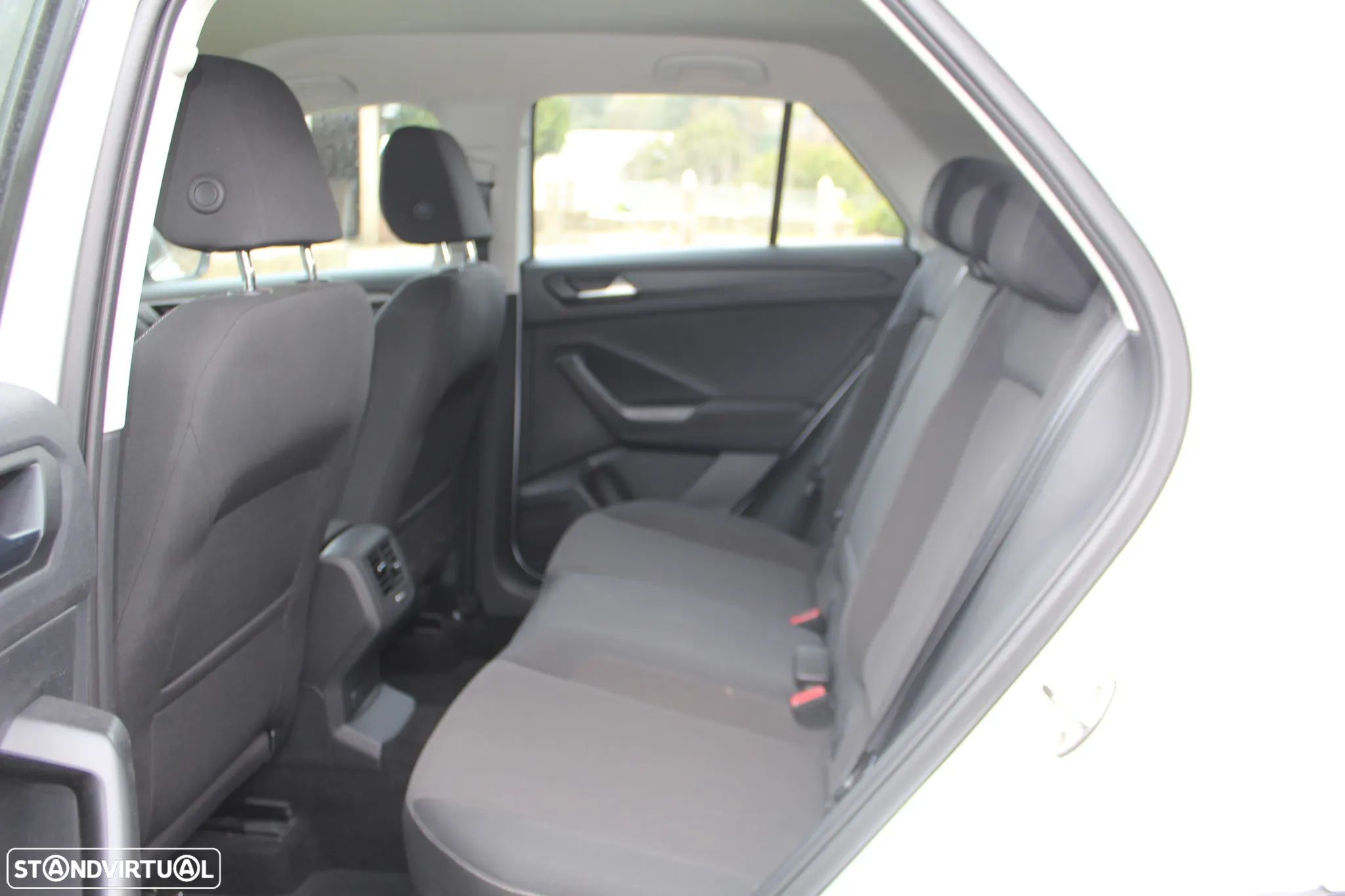 VW T-Roc 1.5 TSI Beats - 23