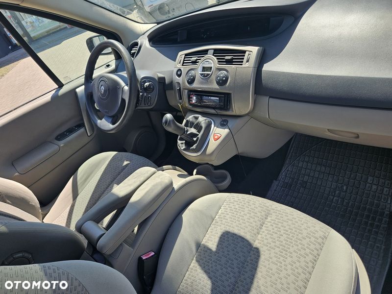 Renault Scenic 1.6 16V Confort Privilege - 20