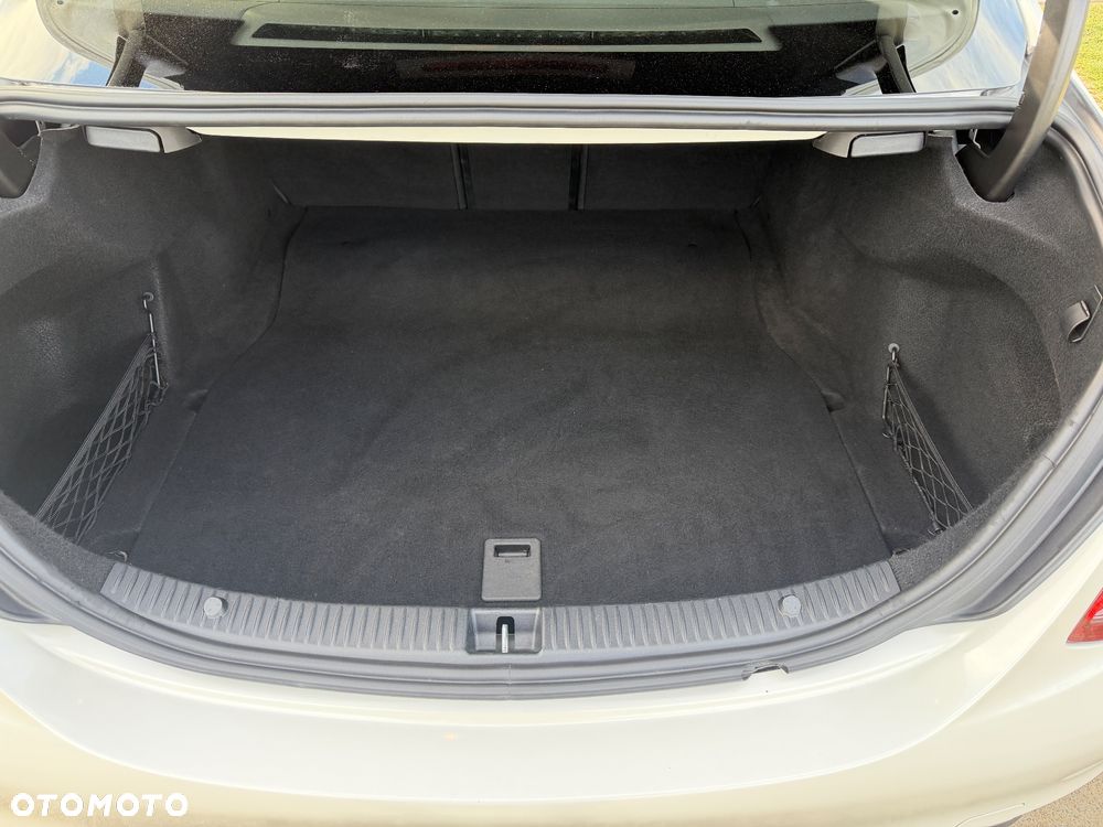 Mercedes-Benz Klasa C 200 9G-TRONIC - 38