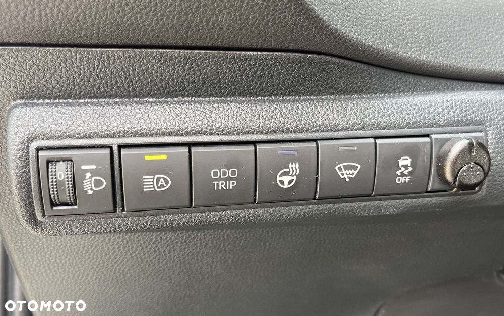 Toyota Corolla 1.8 Hybrid Comfort - 22
