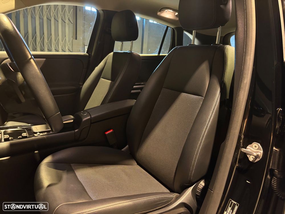 Mercedes-Benz GLA 180 7G-DCT - 18