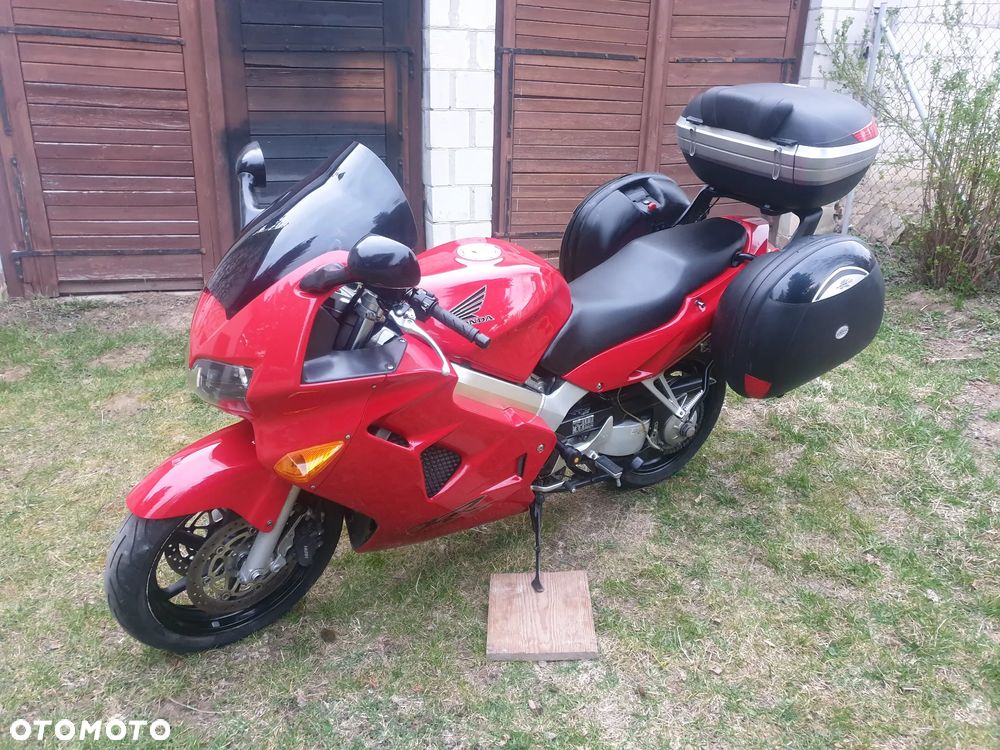 Honda VFR - 4