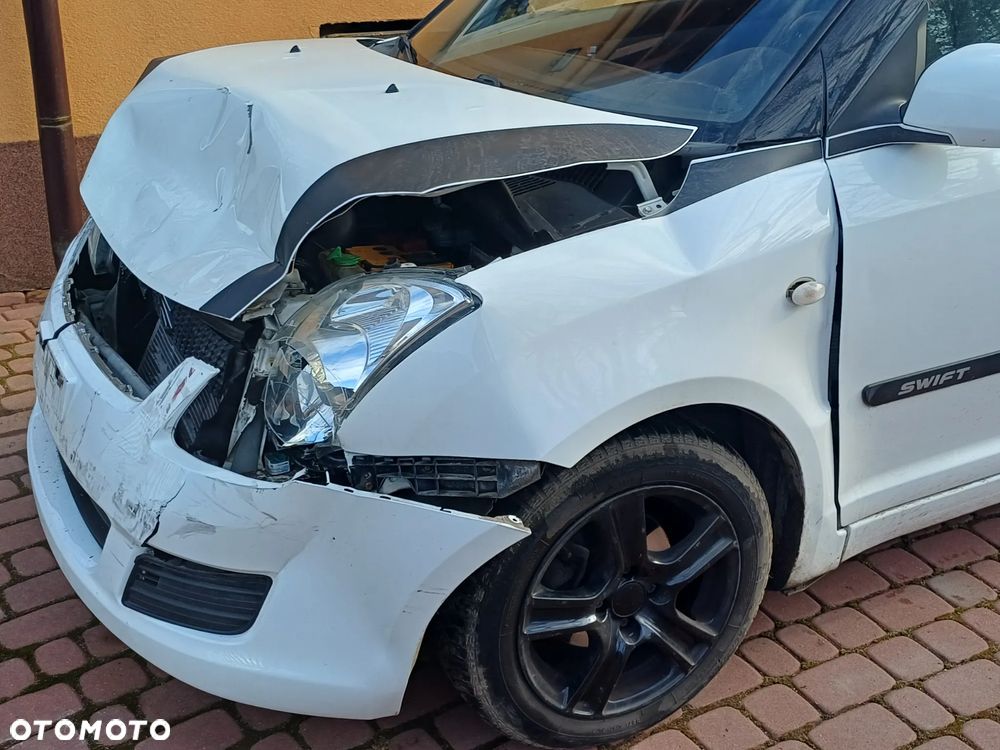 Suzuki Swift 1.3 Classic - 2