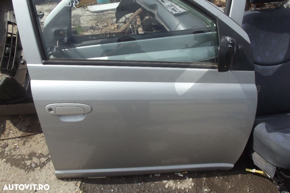 Usa Toyota Yaris 1999-2005 usi fata stanga dreapta dezmembrez Yaris - 2