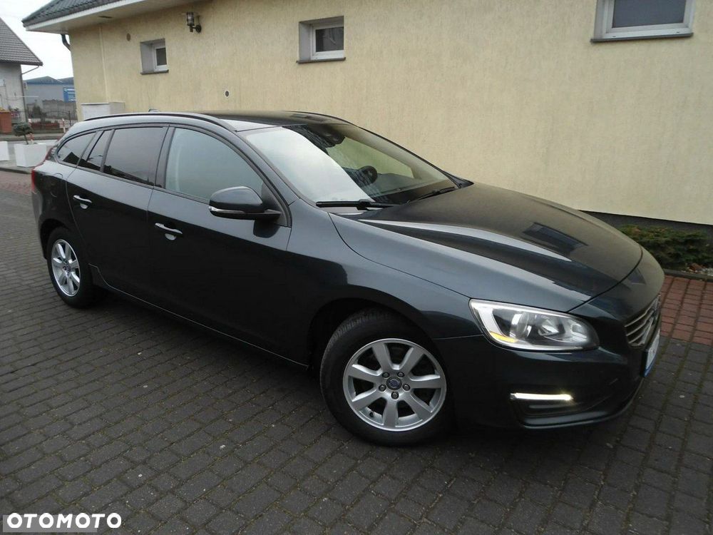 Volvo V60 D2 Momentum - 18