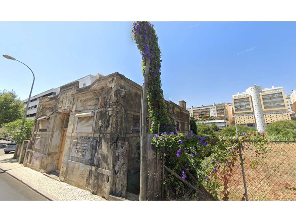 Moradia T6 em RUÌNA em Linda a Velha, Oeiras - Grande imagem: 2/6