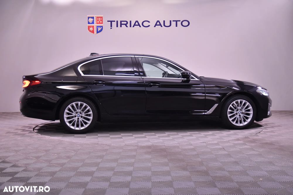BMW Seria 5 520i AT - 6