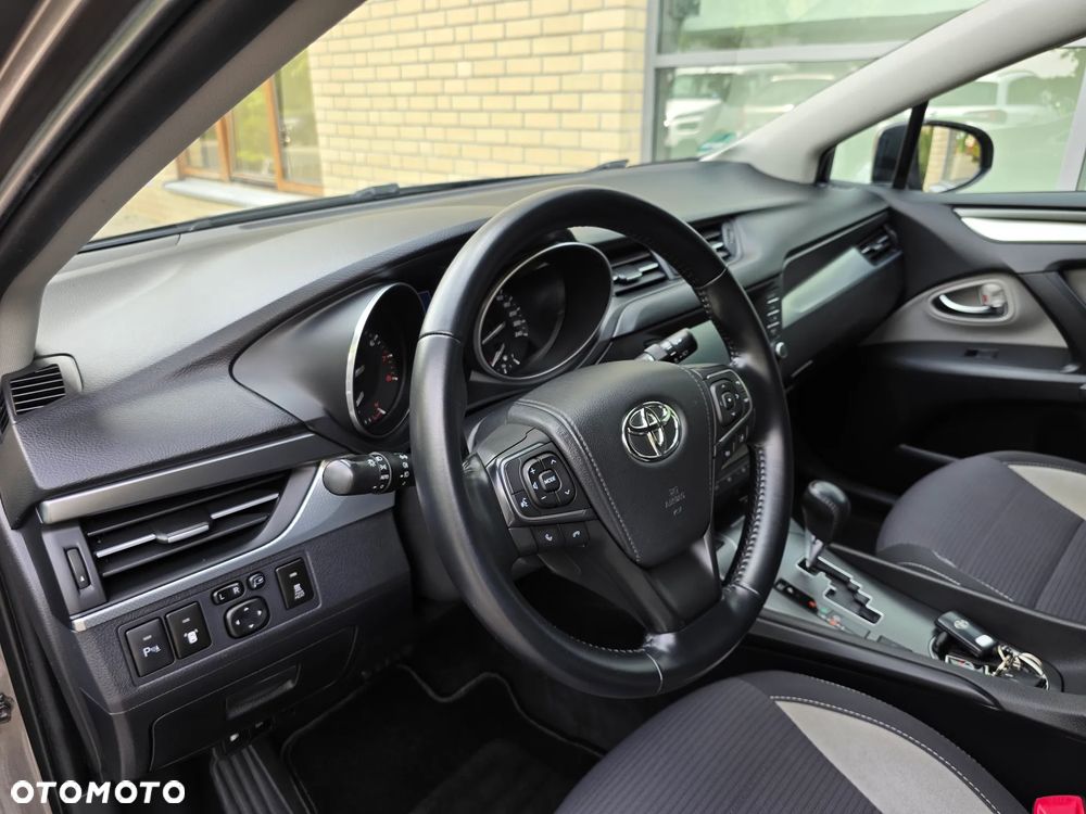 Toyota Avensis - 17