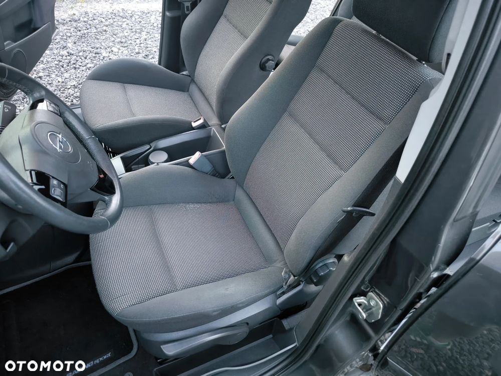 Opel Zafira - 18